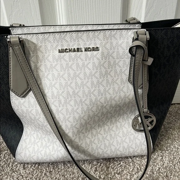 Michael Kors Black and White Purse - Picture 2 of 13